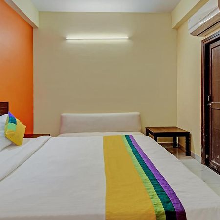 Itsy Hotels Royal Monarch โคราฆปุระ ภายนอก รูปภาพ