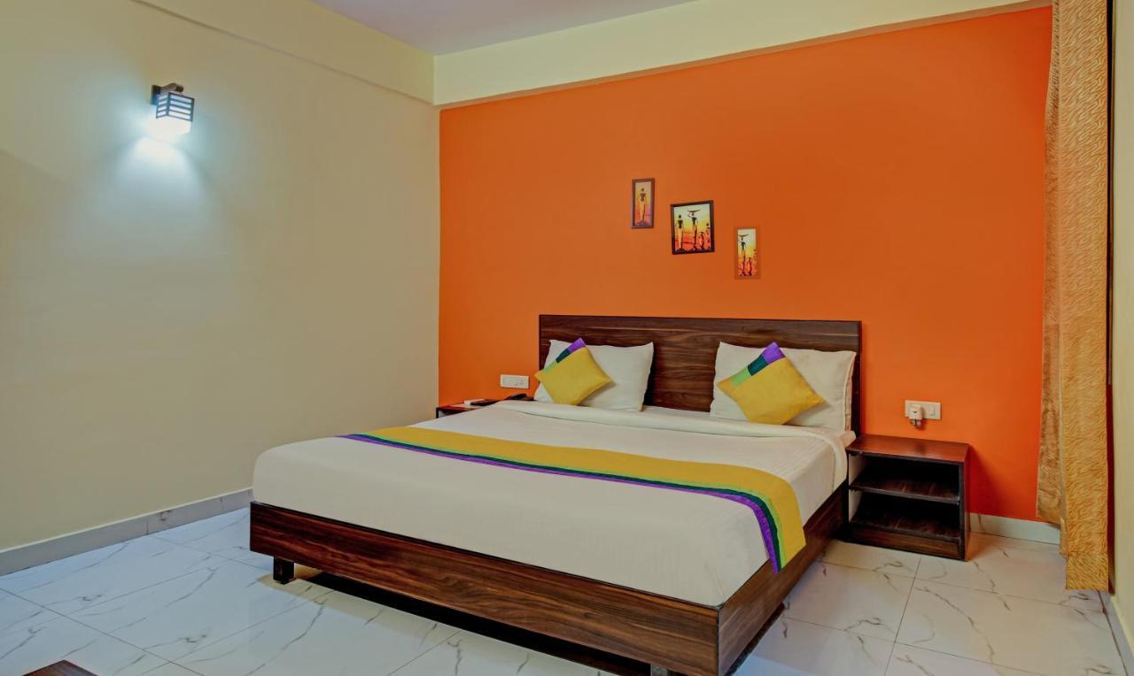 Itsy Hotels Royal Monarch โคราฆปุระ ภายนอก รูปภาพ