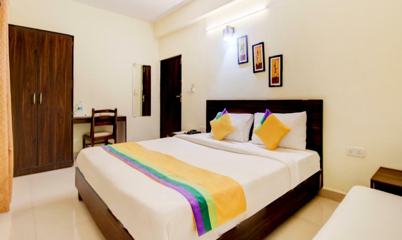 Itsy Hotels Royal Monarch โคราฆปุระ ภายนอก รูปภาพ