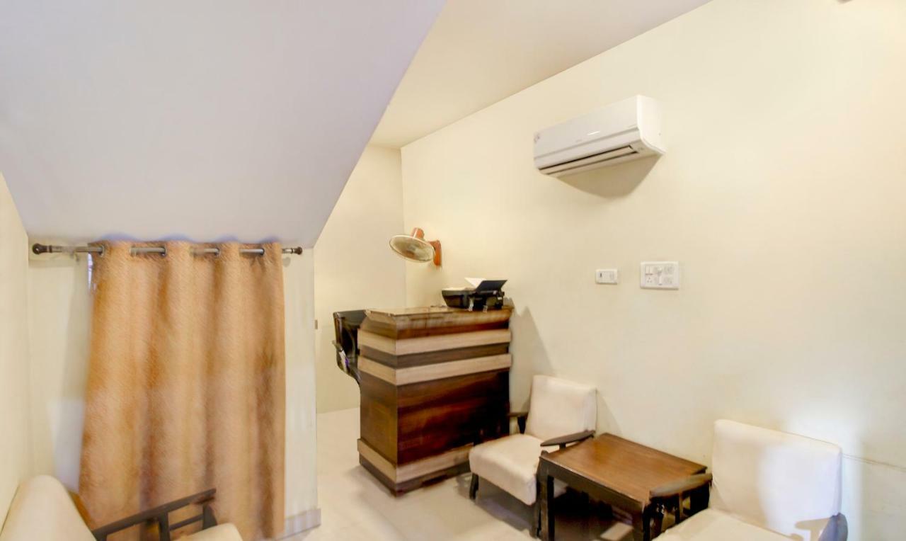 Itsy Hotels Royal Monarch โคราฆปุระ ภายนอก รูปภาพ