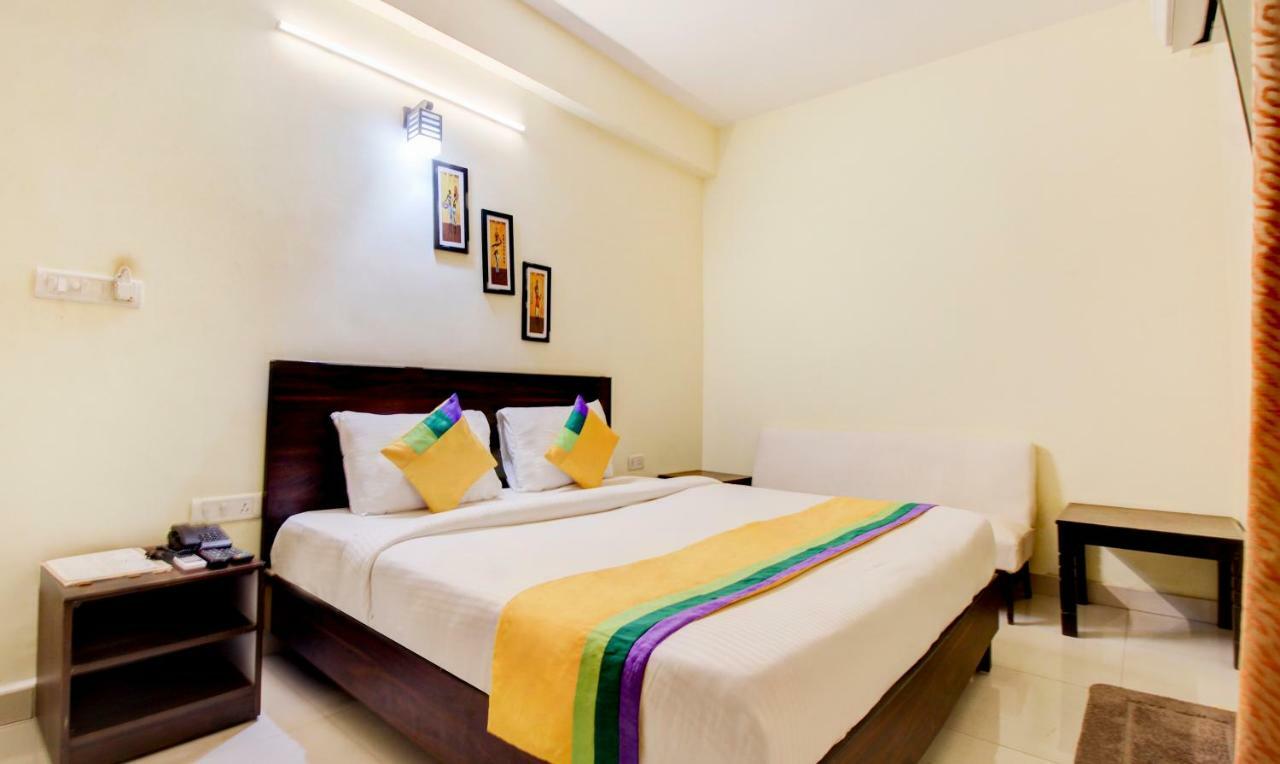 Itsy Hotels Royal Monarch โคราฆปุระ ภายนอก รูปภาพ