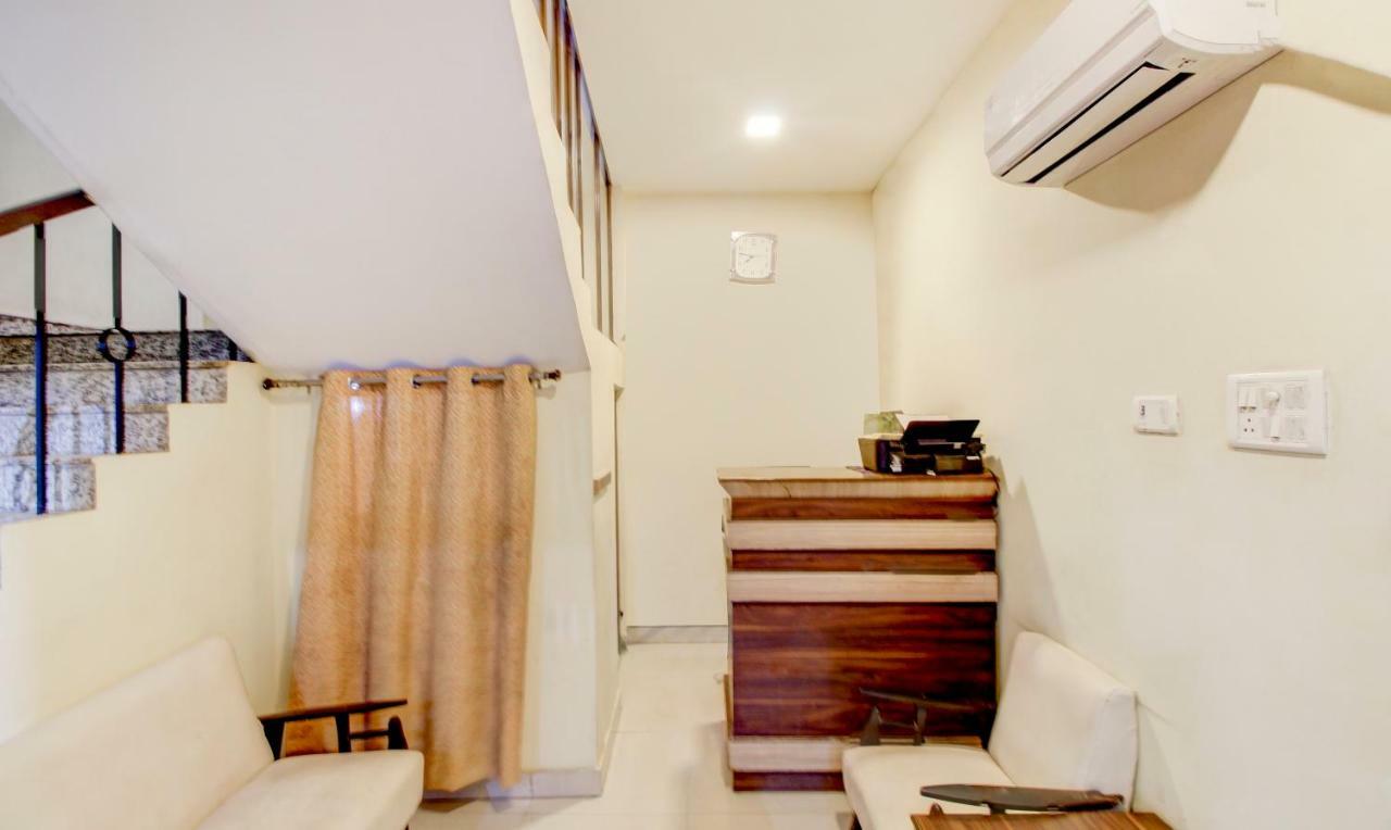 Itsy Hotels Royal Monarch โคราฆปุระ ภายนอก รูปภาพ