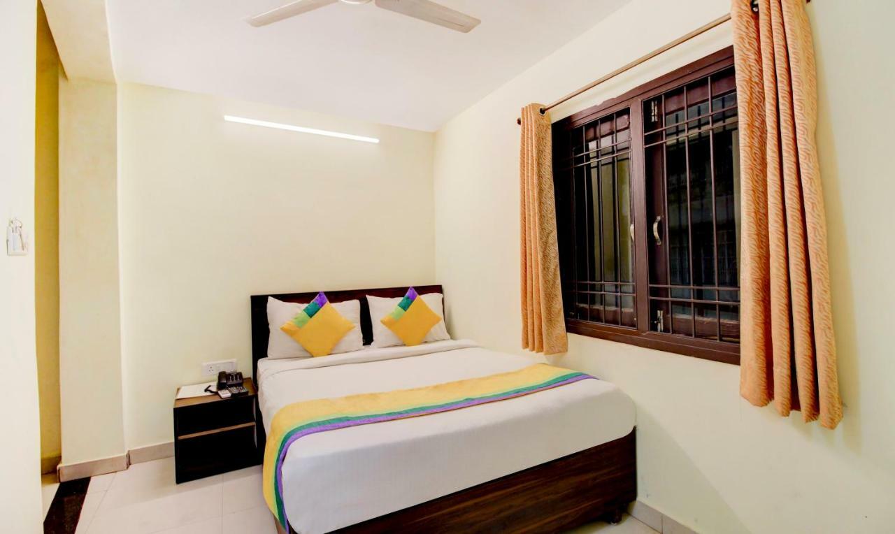 Itsy Hotels Royal Monarch โคราฆปุระ ภายนอก รูปภาพ
