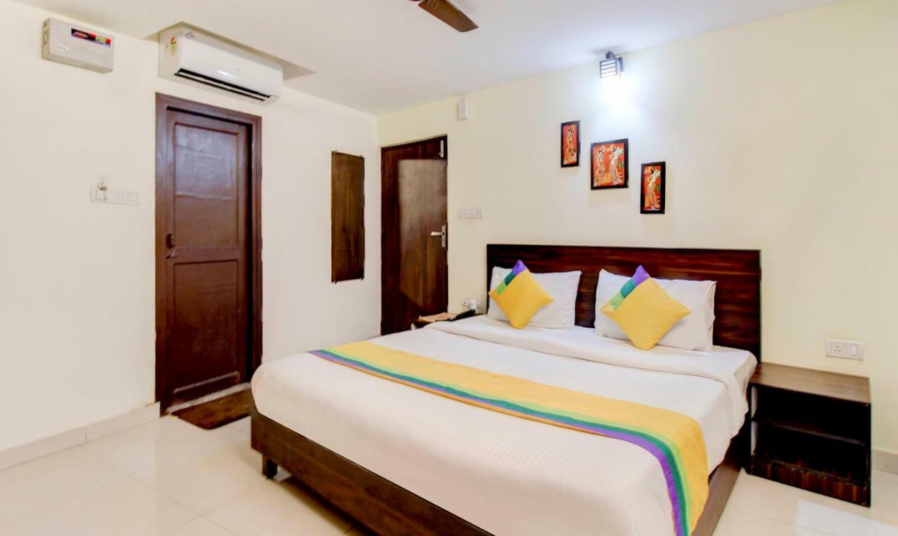Itsy Hotels Royal Monarch โคราฆปุระ ภายนอก รูปภาพ